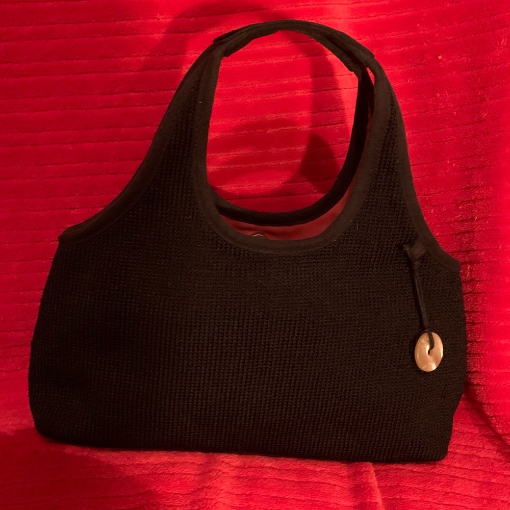 Black Clutch by TheSak